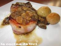   SOLOMILLO DE CERDO CON SALSA DE CHAMPIÑÒN Y PATATAS PARISINAS