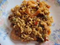   Salteado de arroz con verduras, langostinos y huevos