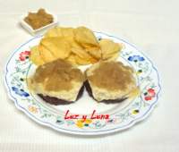   HAMBURGUESA  CON CEBOLLA CARAMELIZADA