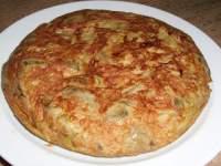   TORTILLA DE AJOS TIERNOS, ALCACHOFAS Y CALABACÌN