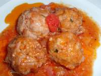   ALBÒNDIGAS CON SALSA DE TOMATE