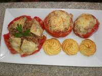   TOMATES RELLENOS CON CARNE PICADA