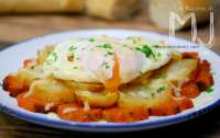   CAMA DE BONIATO Y PATATA CON HUEVO FRITO