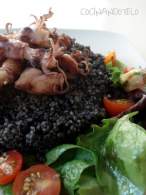   COUS COUS NEGRO CON CHOPITOS Y HUEVO POCHE