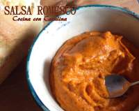   Salsa ROMESCO  acompañando  unos CALSOTS