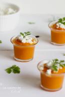 
Sopa de melón y zanahorias con queso de cabra
         