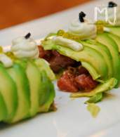   CANELÒN DE AGUACATE CON TARTAR DE ATÙN TORO  