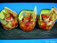   TARTAR DE TOMATE CON PEPINO, BOQUERÒN Y OLIVADA 