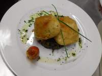   Bacalao en tempura a la miel con espinacas y frutos secos ( A la catalana)