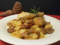   Pollo con rovellons (níscalos) y patatas 