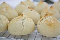   panecillos de pan blanco con poolish de kefir