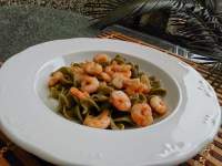   FUSILLI DE WAKAME CON GAMBAS AL AJILLO