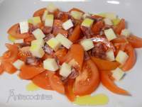   Ensalada Castúa y Aceite aromatizado con ajo y romero