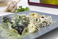   bacalao fresco en salsa verde con gulas