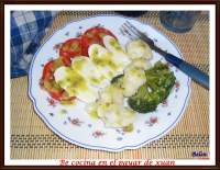   Ensalada de brocoli y coliflor con tomate, mozzarella y pesto