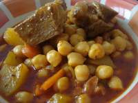   GARBANZAS CON COSTILLAS