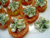   Tomates con crema de queso azul