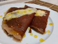   CREPES DE CHOCOLATE CON NATILLAS Y CARAMELO DE NARANJA