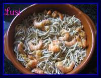   Gulas con langostinos al ajillo