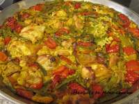   PAELLA DE CONEJO Y POLLO