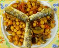 Salteado de garbanzos con champiñones y sardinas