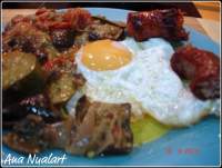   HUEVOS FRITOS CON PISTO, LONGANIZA DE ARAGON Y CHORIZO