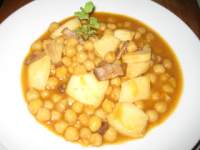   Garbanzos con menudo de chocos