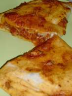   Empanada de Atún con masa de Pizza.