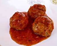   Albóndigas de carne en salsa de vino blanco