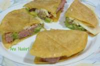   QUESADILLAS CON HAMBURGUESA DE POLLO  /  FLAN DE DULCE DE LECHE 