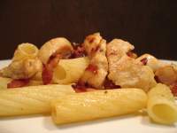   PASTA CON POLLO Y BACON