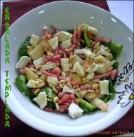   Ensalada templada de espinacas, pera, bacon y queso de cabra