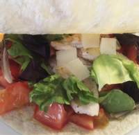 Wraps con pollo, ensalada y queso