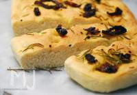 
FOCACCIA DE ROMERO Y TOMATES SECOS by JAMIE OLIVER  