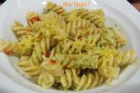   FUSILLI CON TOMATE, PESTO Y LIMÒN