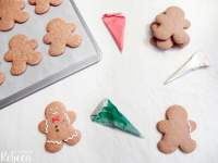   Galletas de jengibre (gingerbread men cookies)