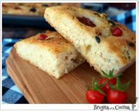   Focaccia de cherrys y aceitunas negras