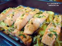 SALMÒN AL HORNO CON PATATAS PANADERAS  