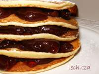   TORRE DE TORTITAS (PANCAKES) CON PICOTAS