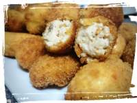 Croquetas  de mejillones y gambas con crujiente de doritos   