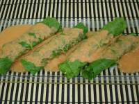   Canelones de hojas de acelga cruda con salsa cruda de tomates
