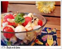   Ensalada de pasta y fruta con aliño de yoghourt al pesto