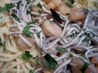   SPAGUETIS  LAURA AL AJILLO CON GULAS Y GAMBAS