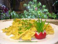   Fideos Farfalle con salsa crudívora