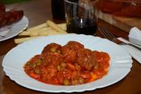   ALBONDIGAS EN SALSA DE TOMATE