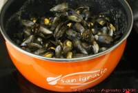 
Mejillones con salsa de tomate especiado (Tigres)  