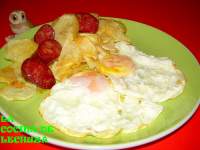   HUEVOS FRITOS CON PATATAS Y CHORIZO