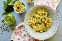 Ensalada de pasta fría con pesto de guisantes / Chez Silvia