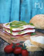 
LASAÑA FRÌA CAPRESE CON JAMÒN COCIDO  