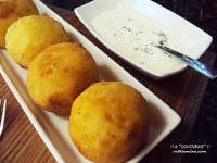 BOMBAS DE PATATA RELLENAS DE TERNERA Y PARMESANO  